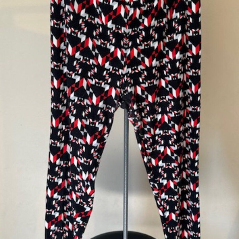 Lularoe Red, Black &  White Geometric Leggings   8551  Curvy